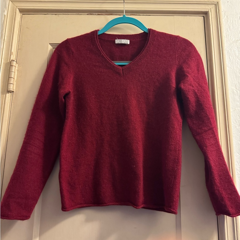Tweeds Red V-Neck Sweater Classic Knit
